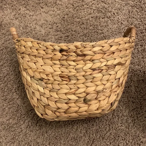 2 wicker baskets! - Picture 2 of 4